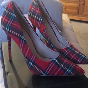 NIB Size 7 Red Plaid Heels